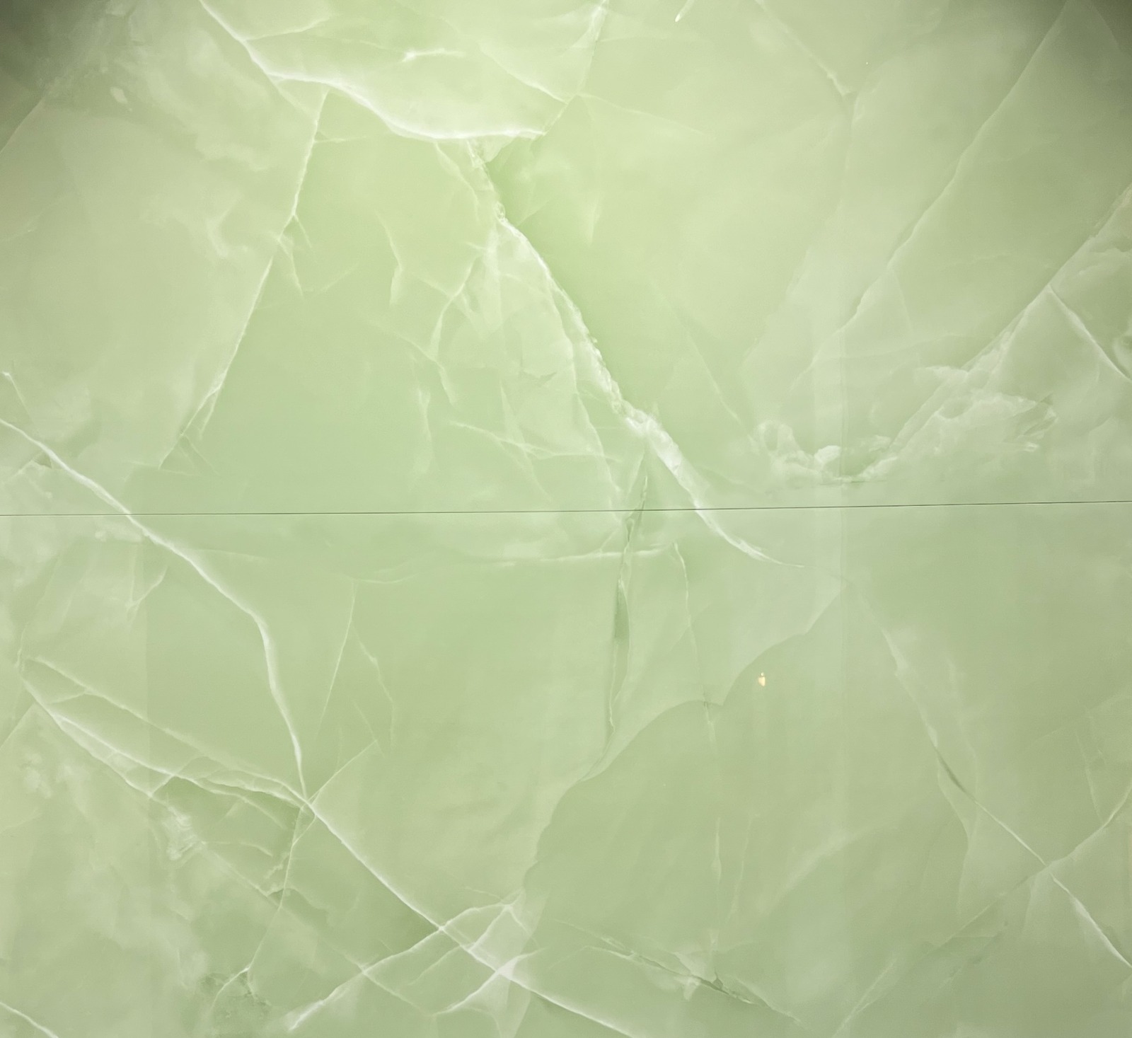 MELBOURNE ONYX GREEN CARVING